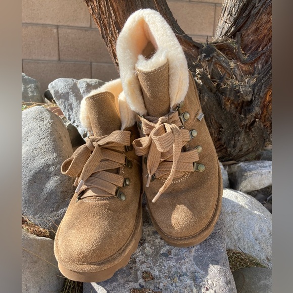 Bearpaw Ankle Boots - Picture 5 of 8